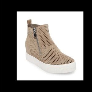 Steve Madden Lali Double Zip Wedge Sneakers. Like new! 9.5